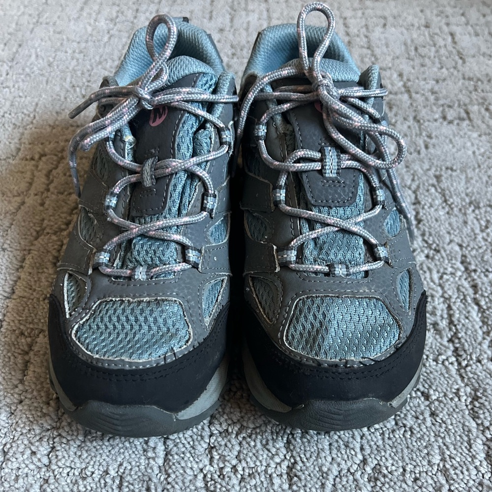 Girls Merrell hiking sneakers size 2.5 youth